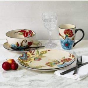 NWOT Dessert/Appetizer Plates 6" Round - Set of 4